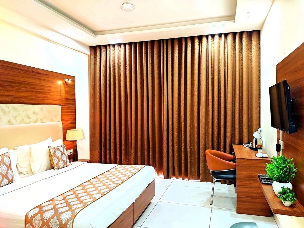 Hotel When In Gurgaon - Opposite To Artemis Hospital Dış mekan fotoğraf